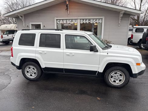 Used 2016 Jeep Patriot Sport w/ Power Value Group image 2