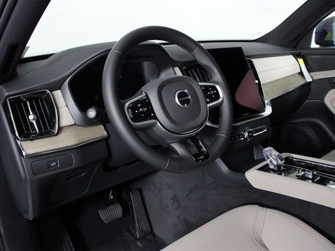New 2026 Volvo XC90 B6 Plus w/ Protection Package Premier image 8