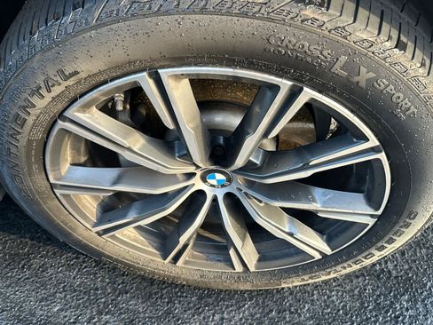 Used 2021 BMW X5 xDrive40i w/ M Sport Package image 11