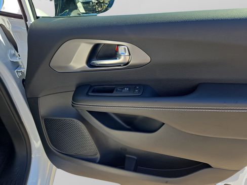 New 2026 Chrysler Voyager LX FWD image 33