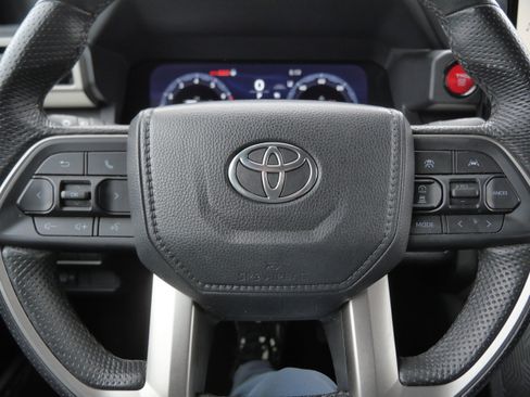 Certified 2024 Toyota Tacoma TRD Off-Road AWD/4WD image 26