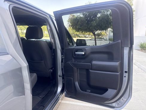 Used 2021 Chevrolet Silverado 1500 LT RWD image 13