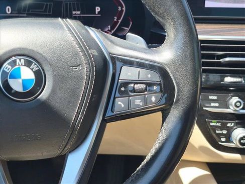 Used 2021 BMW 530i w/ Convenience Package RWD image 21