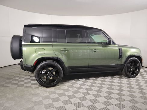 New 2026 Land Rover Defender 110 X-Dynamic SE image 4