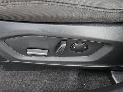 Used 2024 Ford Explorer XLT RWD image 31