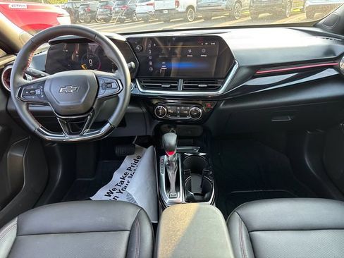 Used 2025 Chevrolet Trax RS w/ Driver Confidence Package FWD image 10