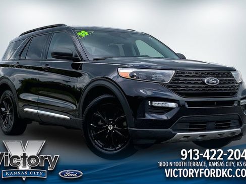 Used 2023 Ford Explorer XLT w/ Equipment Group 202A AWD/4WD image 1