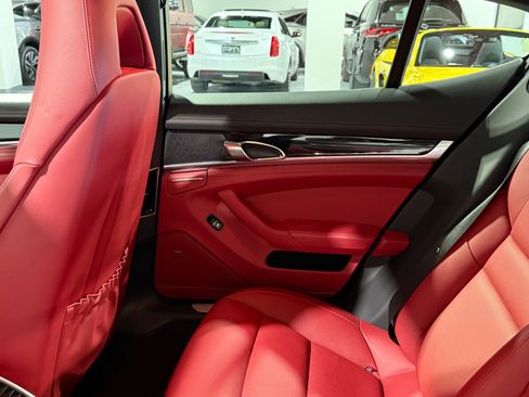 Used 2016 Porsche Panamera 4 image 57