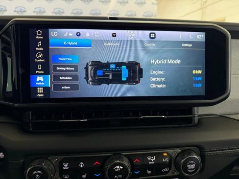 Used 2025 Jeep Wrangler Unlimited Sahara AWD/4WD image 40
