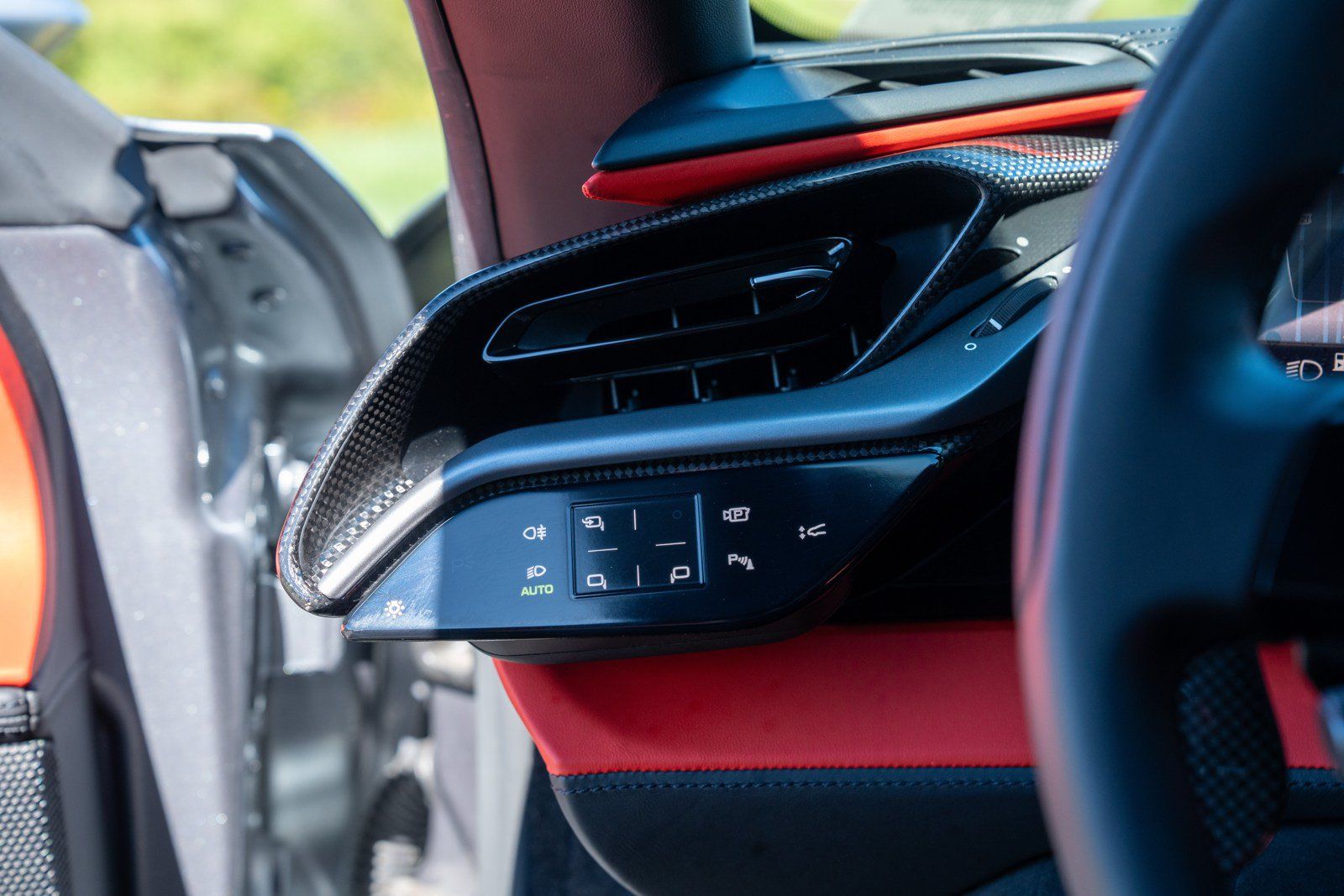 Used 2022 Ferrari SF90 Stradale AWD/4WD image 37