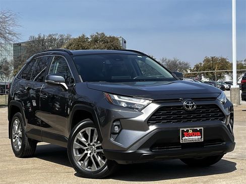 Used 2023 Toyota RAV4 XLE Premium image 2