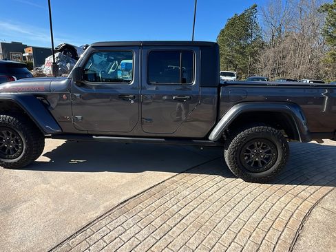 Used 2023 Jeep Gladiator Mojave w/ Cold Weather Group image 11