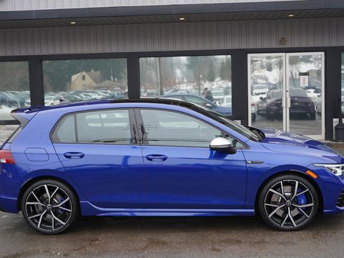 Used 2023 Volkswagen Golf R image 4