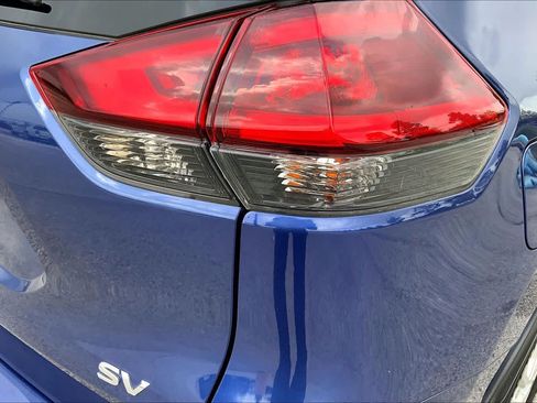 Used 2020 Nissan Rogue SV FWD image 30