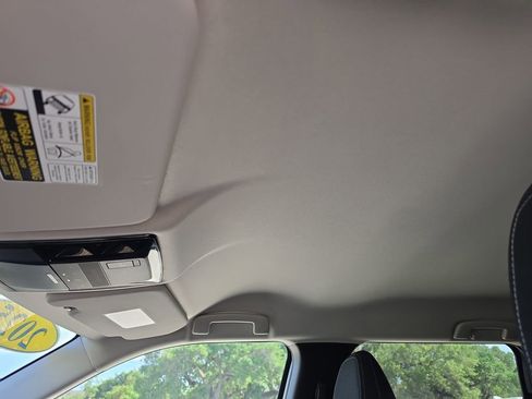 Used 2025 Mitsubishi Outlander ES FWD image 29