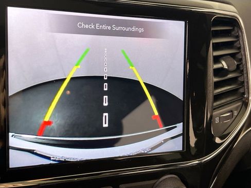 Used 2022 Jeep Grand Cherokee Limited w/ Trailer Tow Group IV image 14