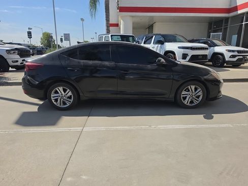 Used 2019 Hyundai Elantra SEL FWD image 3