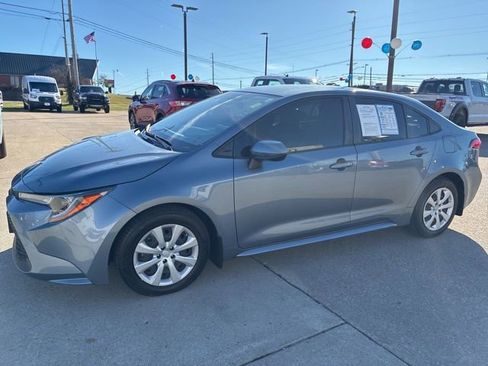 Used 2022 Toyota Corolla LE image 5