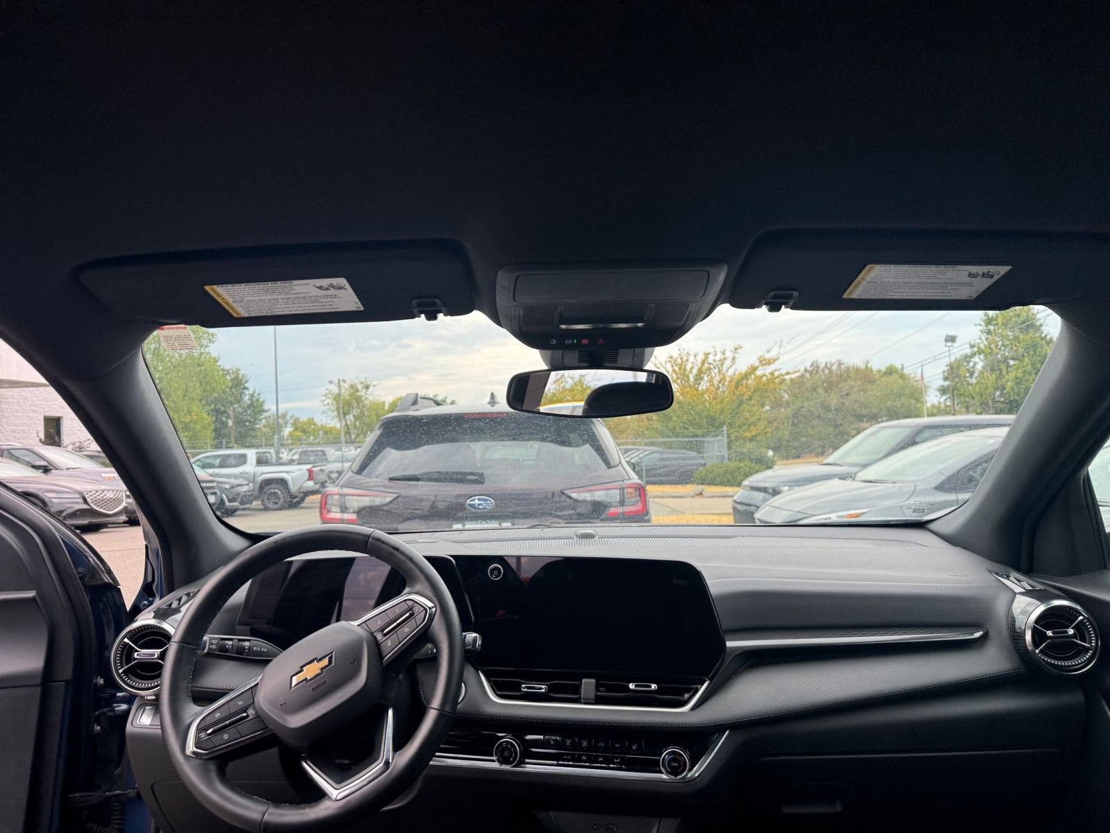 Used 2025 Chevrolet Equinox LT FWD image 33