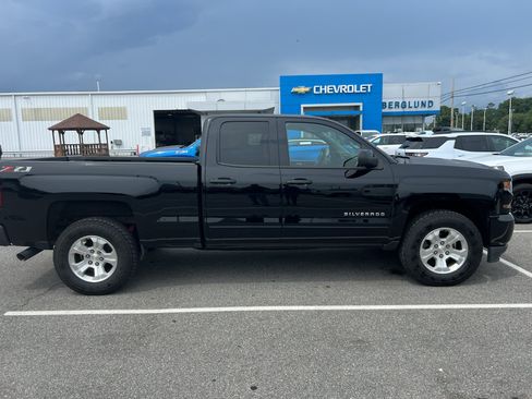 Used 2018 Chevrolet Silverado 1500 LT w/ All Star Edition AWD/4WD image 17