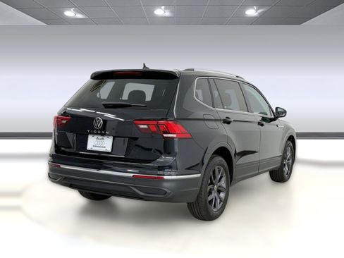 Used 2023 Volkswagen Tiguan SE FWD image 9