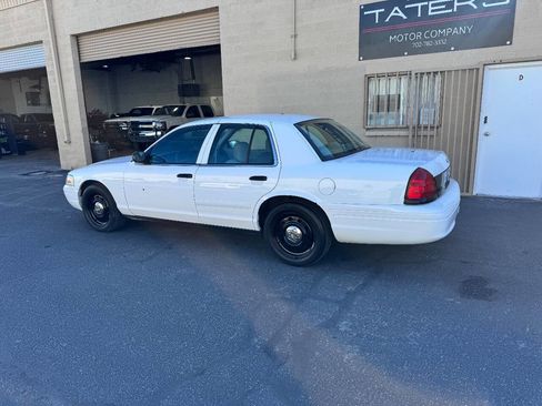 Used 2006 Ford Crown Victoria Police Interceptor image 5