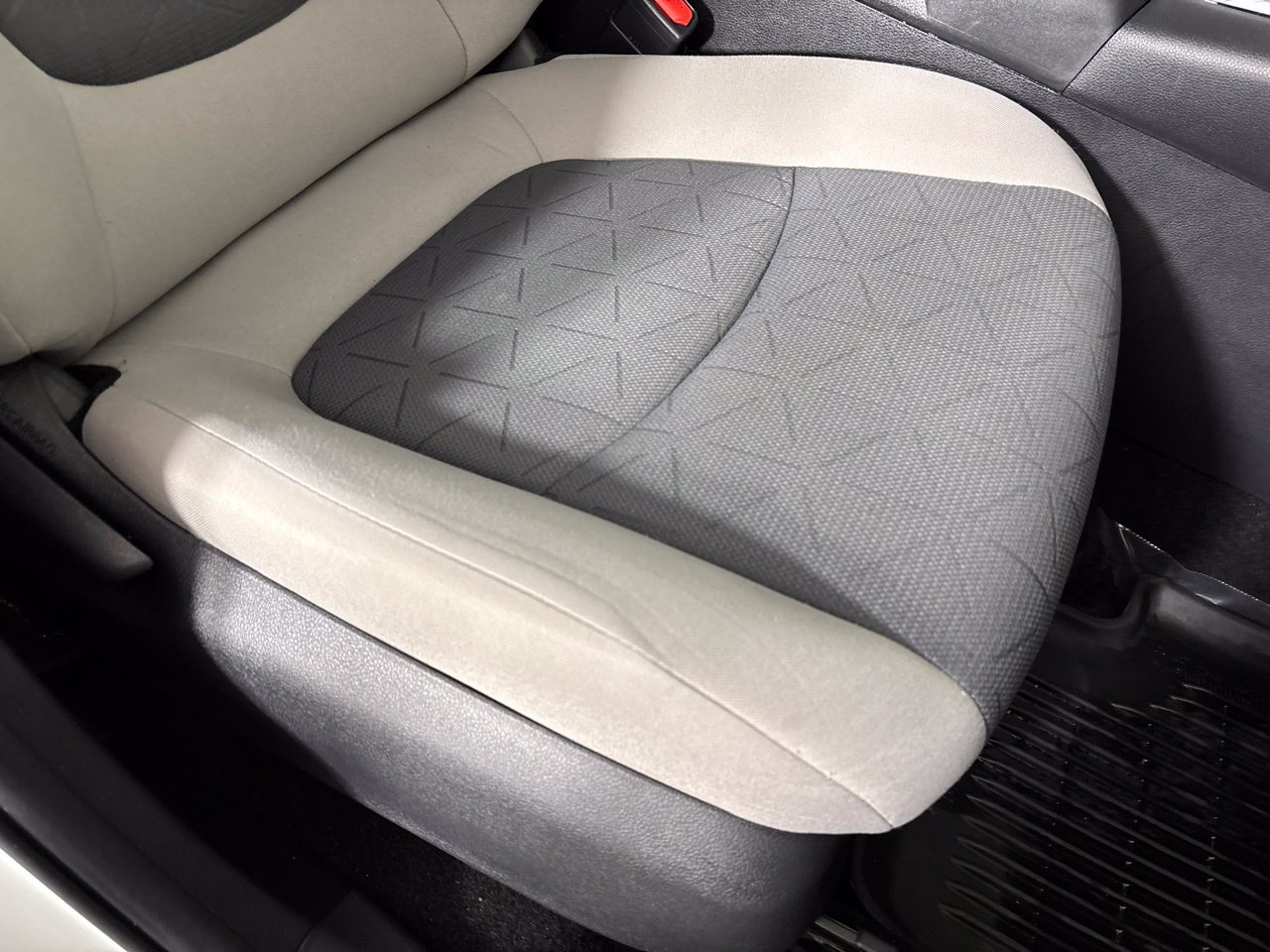 Used 2019 Toyota RAV4 XLE AWD/4WD image 31