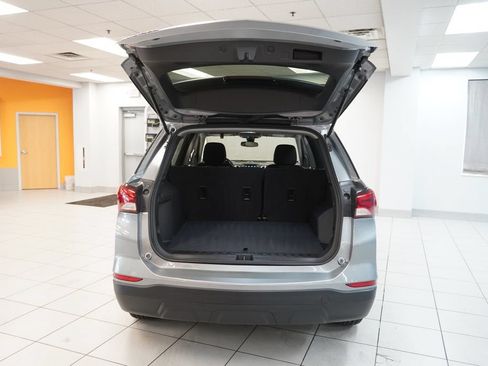 Used 2024 Chevrolet Equinox LS w/ LS Convenience Package FWD image 9