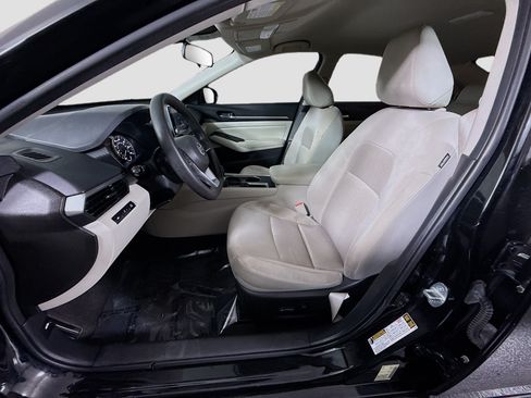 Used 2022 Nissan Altima 2.5 SV FWD image 22