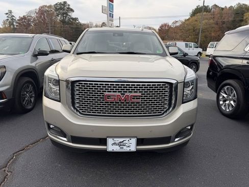 Used 2016 GMC Yukon Denali image 2
