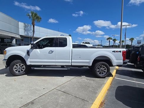 Used 2017 Ford F250 XLT w/ XLT Premium Package AWD/4WD image 2