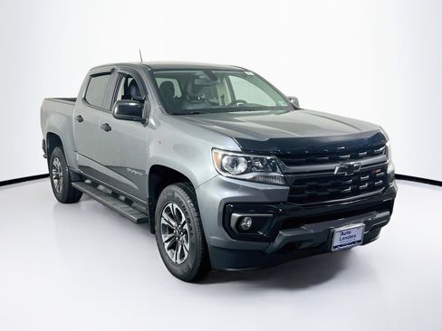 Used 2021 Chevrolet Colorado Z71 AWD/4WD image 3