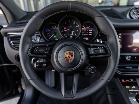 Certified 2026 Porsche Macan AWD/4WD image 27