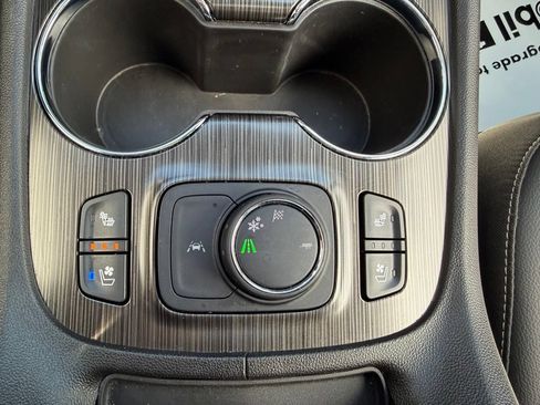Certified 2023 GMC Acadia SLT w/ Elevation Edition FWD image 34