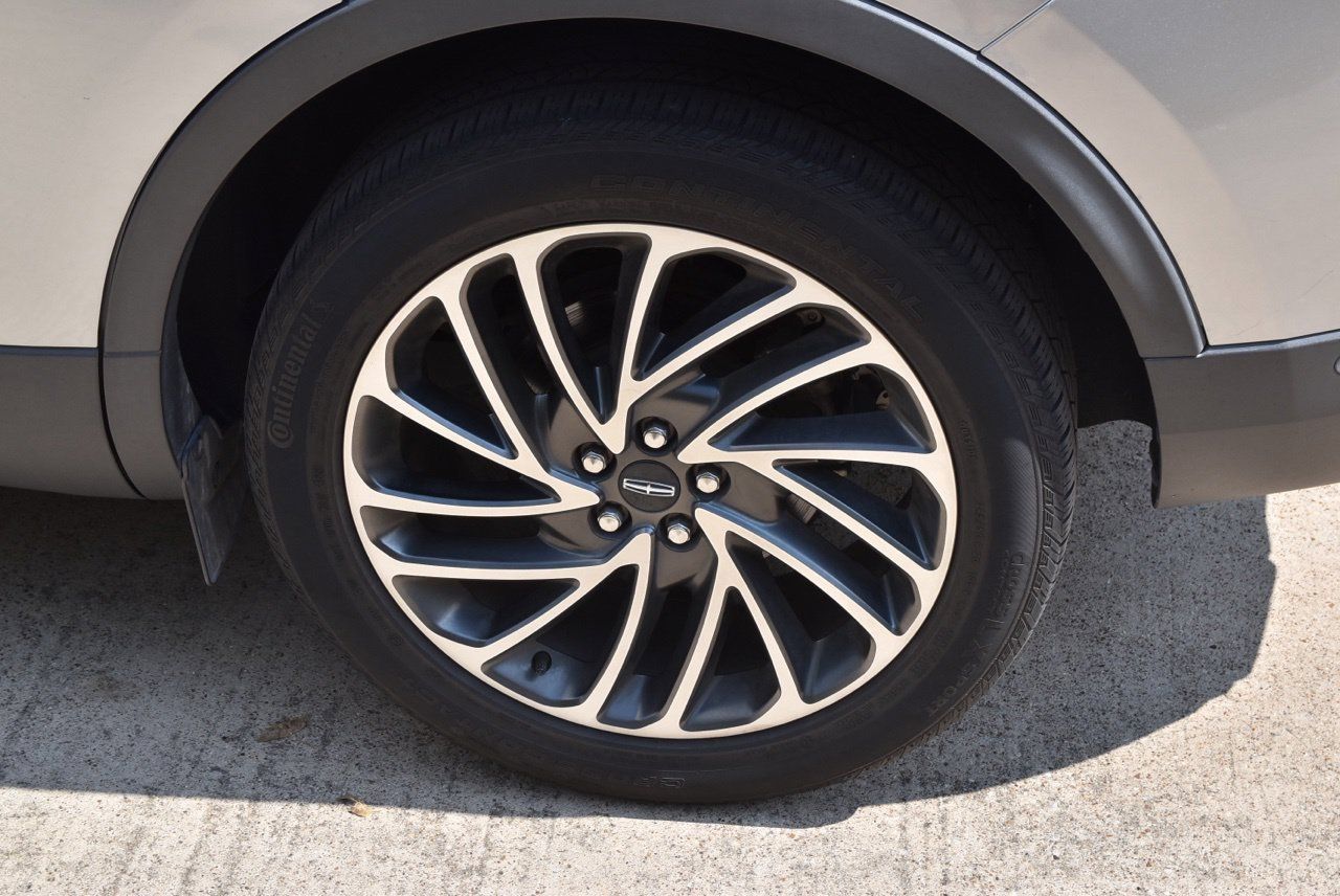 Used 2020 Lincoln Nautilus Reserve FWD image 12