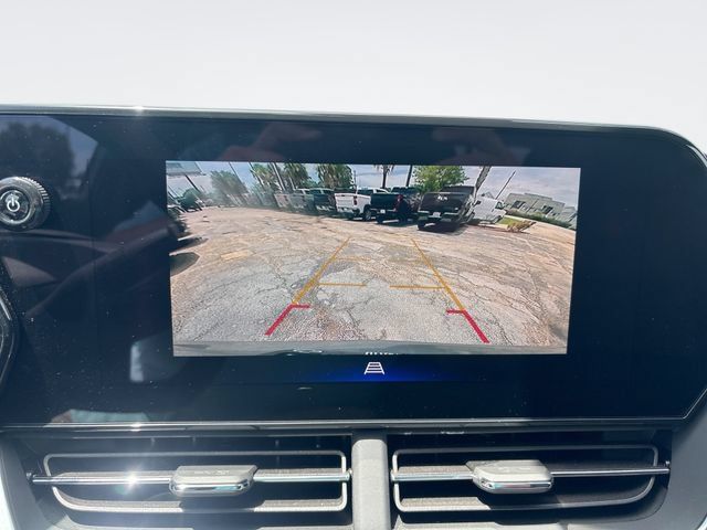 Used 2024 Chevrolet Trax RS w/ Sunroof Package FWD image 17