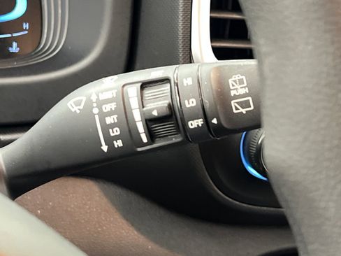 Used 2025 Hyundai Venue SE FWD image 40