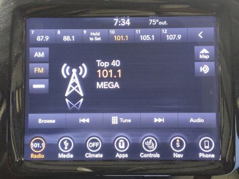 Used 2019 Jeep Cherokee Limited FWD image 25