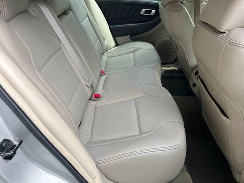 Used 2012 Ford Taurus SEL FWD image 17