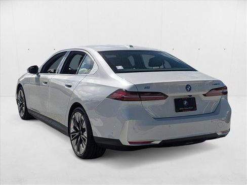 New 2026 BMW i5 eDrive40 image 7