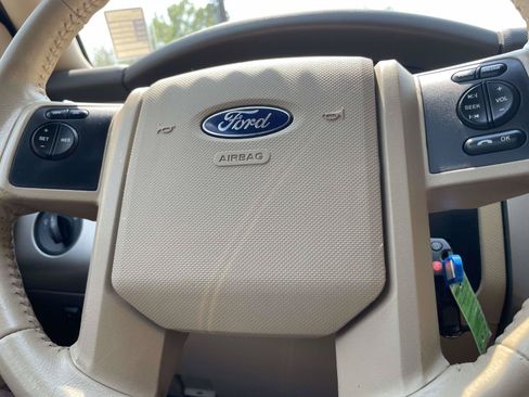 Used 2014 Ford Expedition EL XLT w/ Equipment Group 202A AWD/4WD image 18