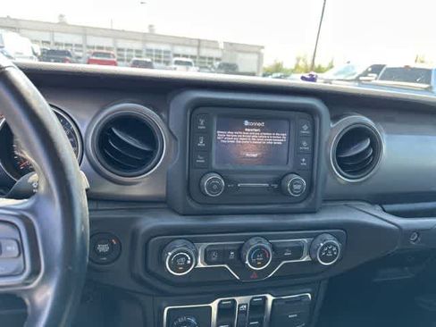 Used 2021 Jeep Gladiator Sport image 6