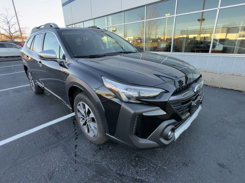 Used 2025 Subaru Outback Touring image 1