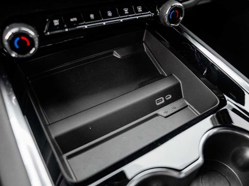 New 2026 Chevrolet Suburban LS image 29