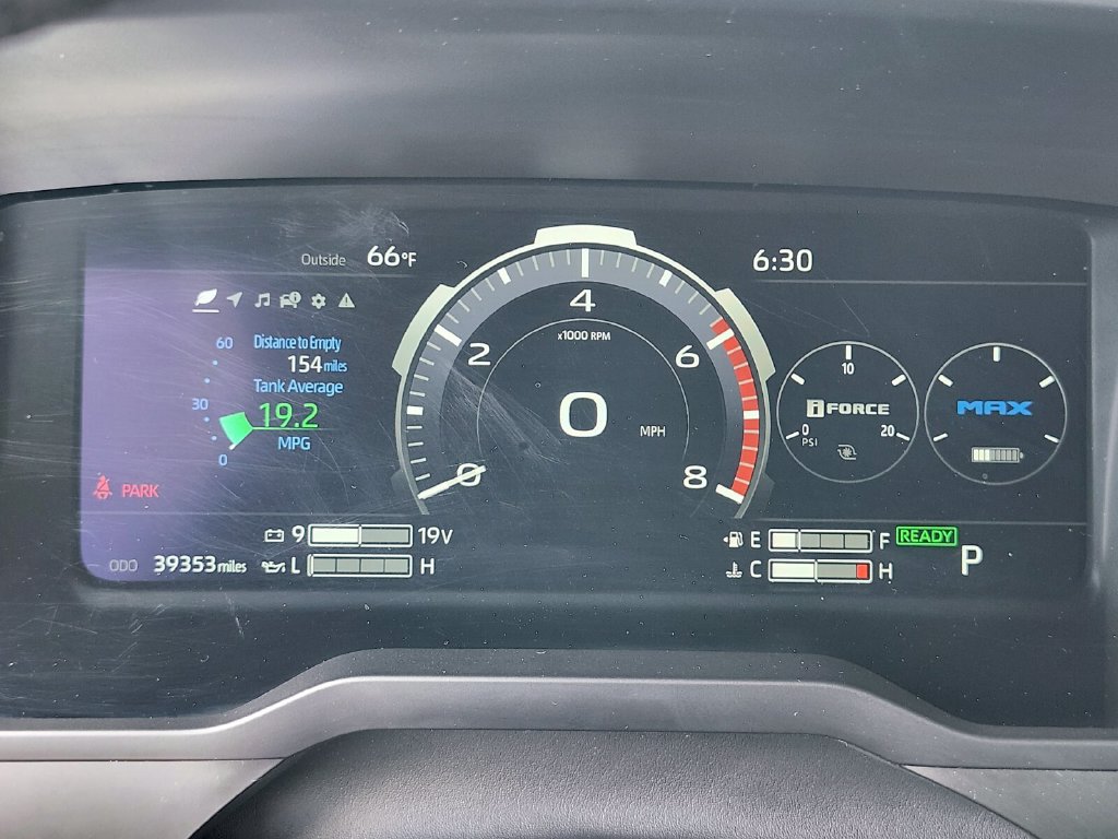 Used 2024 Toyota Tundra Limited AWD/4WD image 32