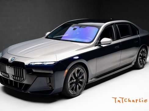 Used 2023 BMW i7 xDrive60 AWD/4WD image 1