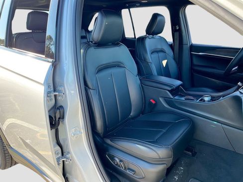 New 2026 Jeep Grand Cherokee Limited w/ Luxury Tech Group II RWD image 25