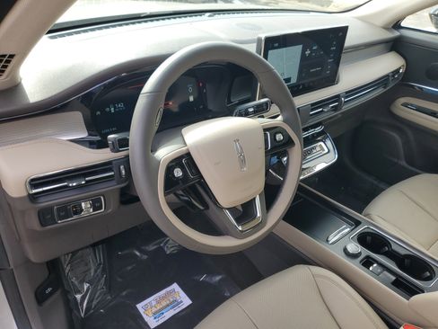 Certified 2024 Lincoln Corsair Premiere w/ Equipment Group 101A image 13