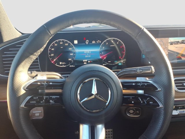 Used 2025 Mercedes-Benz GLS 450 4MATIC image 25