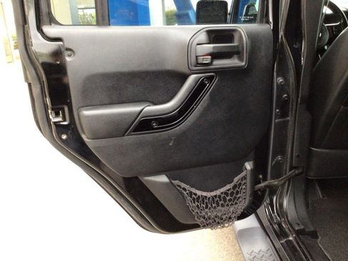 Used 2014 Jeep Wrangler Unlimited Sahara AWD/4WD image 18